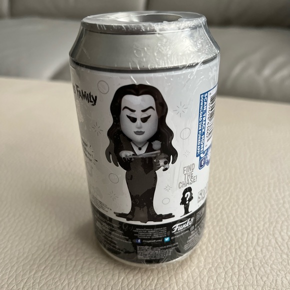NWT - Funko Pop! Soda The Addams Family - Morticia Addams - Limited Edition - Picture 2 of 6